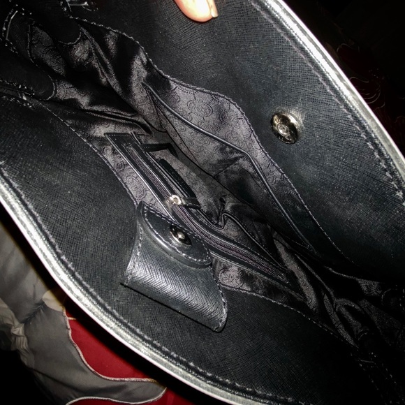 Michael Kors Black Hamilton Bag - Picture 6 of 8